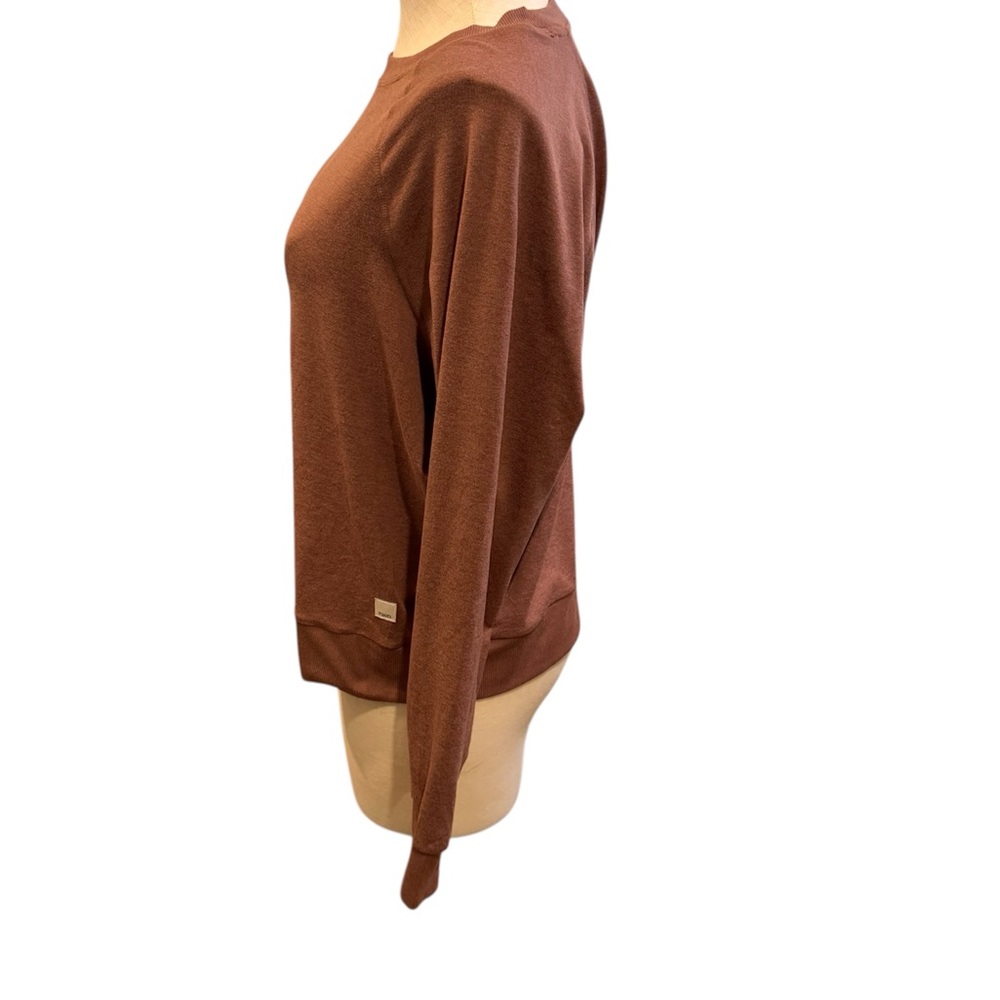 Vuori Women's Essential‎ Halo Crew Rust colorway shirt size XS. VW241 - Picture 5 of 9